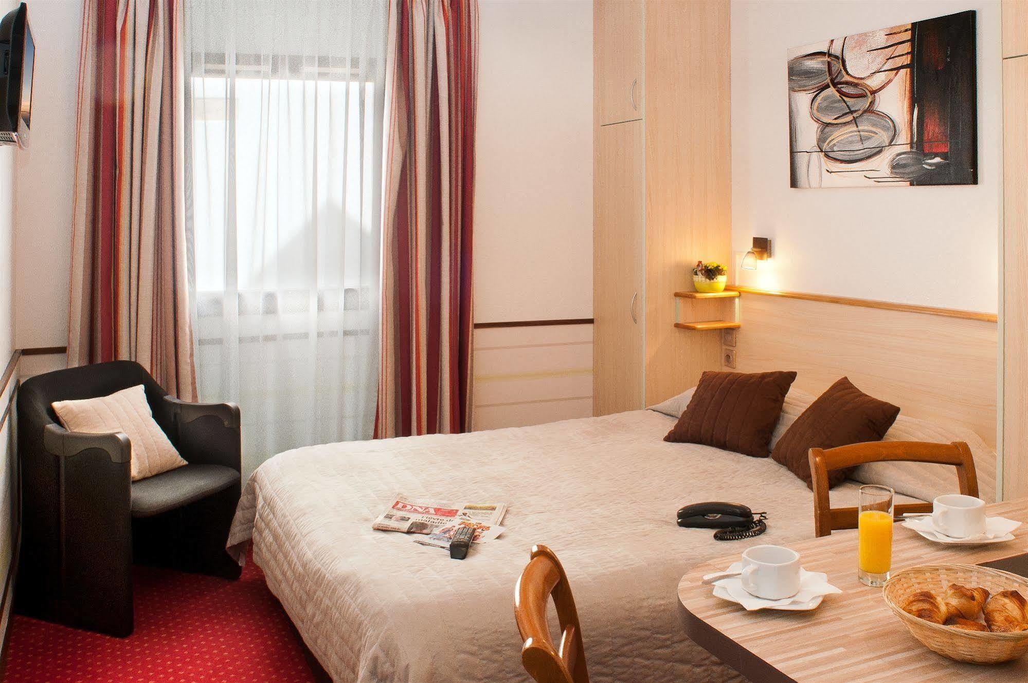 Hotel Le Rapp 콜마 외부 사진
